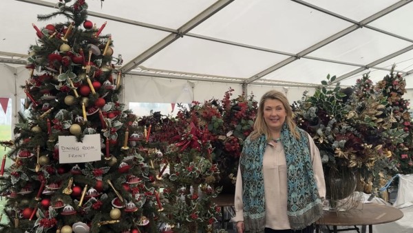 Latest Friends on Friday Video: 'Sally's Christmas Marquee'