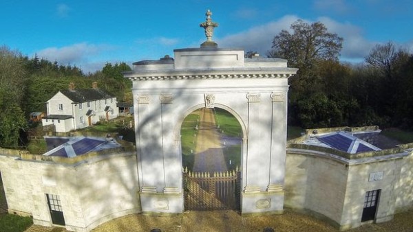Lady Carnarvon Invites Friends & Patrons To Stay In The Lodges